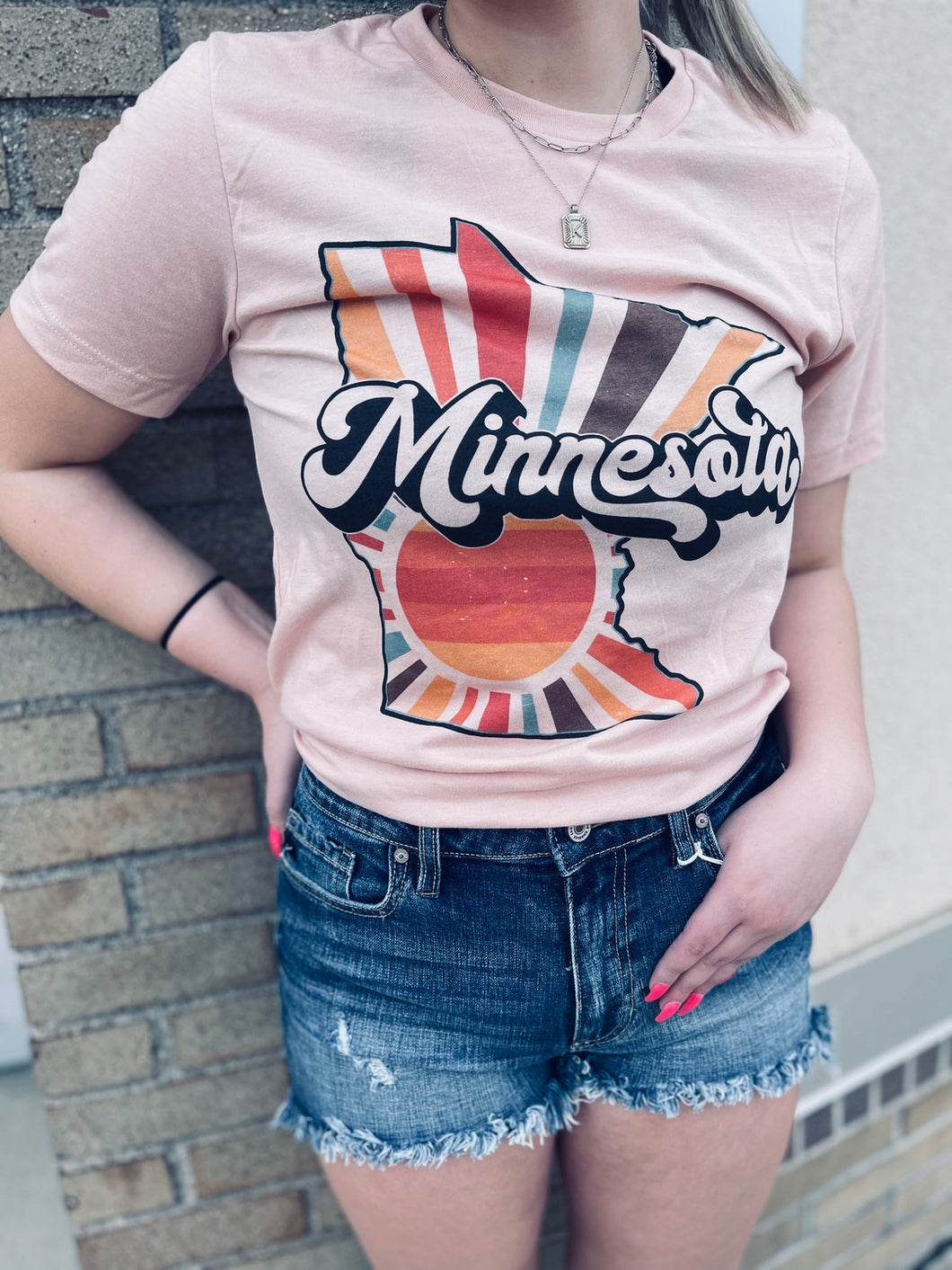 Minnesota Retro State Graphic Tee | Heather Peach