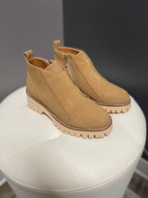 Load image into Gallery viewer, Windsor Sneaker Boot | Camel
