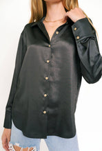 Load image into Gallery viewer, Silk Button Up Top l Black
